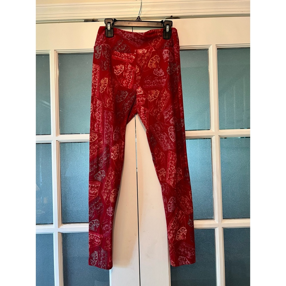 ✨EUC✨ LULAROE ONE-SIZE CAKE SLICE LEGGINGS 🍰
